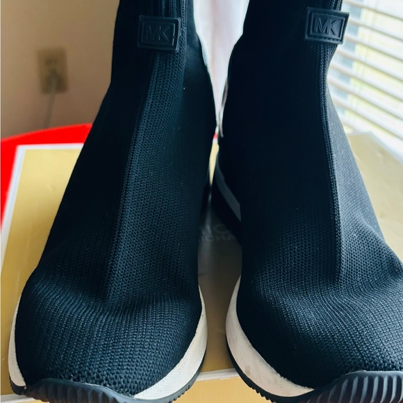 MK black elastic boot with  once in very good condition with its original box - Picture 3 of 4